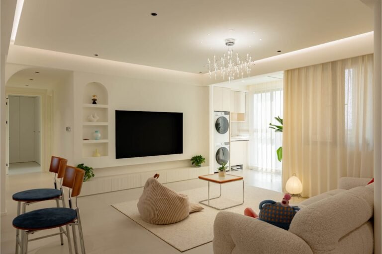 Living Room Curtain Ideas: Trends, Rules & Hanging Guide (2026)