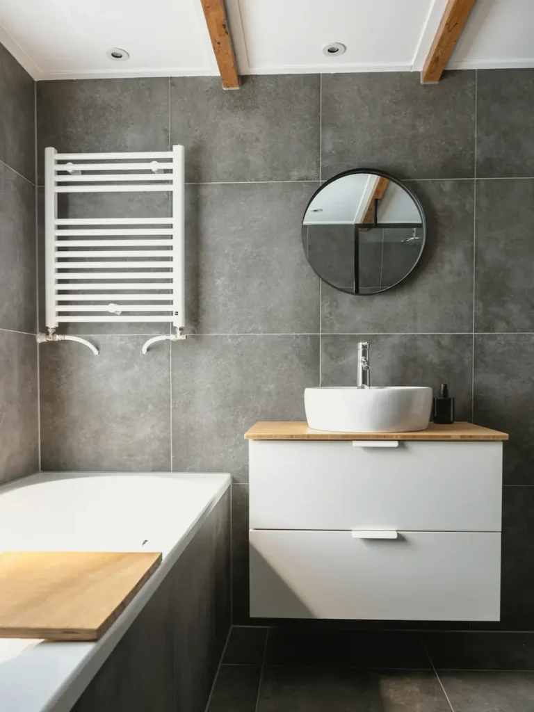 Bathroom Tile Ideas: Trends, Layouts & Shapes (2026)